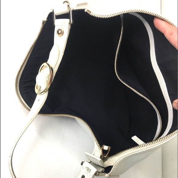 Authentic Gucci white leather hobo shoulde… - Picture 4 of 16